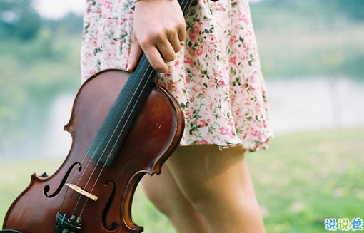 一個人深夜流淚的傷感說說 失戀了無法走出來的傷心說說2