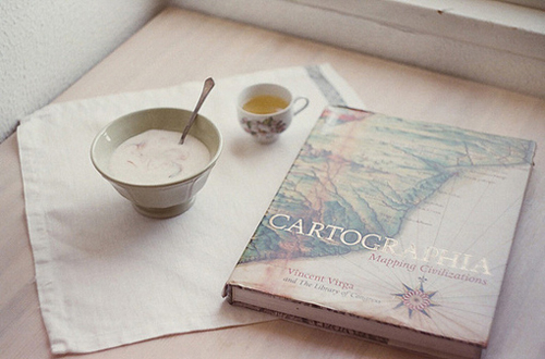 關于現實生活人生的哲理說說帶圖片 一個人活著應該永遠要把目光投向遠方4