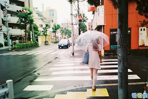 00后男生女生喜歡發(fā)的英文個性說說 經(jīng)典英文說說精辟又有內(nèi)涵1