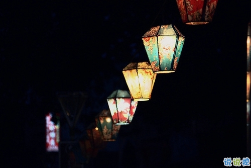 優(yōu)美說說唯美的句子配圖：海底月是天上月，只是鏡花水月1