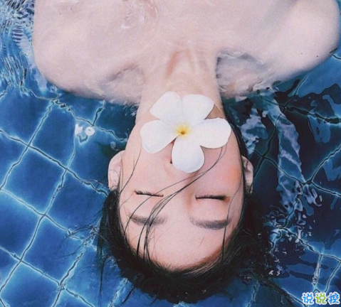 微博說(shuō)說(shuō)說(shuō)到心坎上帶圖片 總有這么一個(gè)人會(huì)讓你毫無(wú)原因地笑起來(lái) ?13