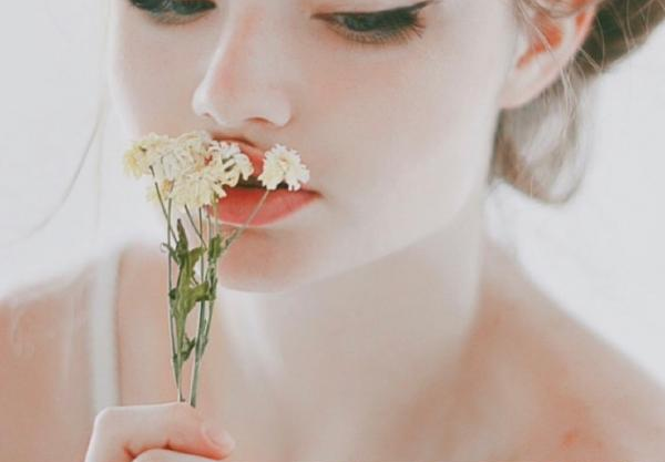 愛情中的甜蜜小句子 喜歡一個(gè)人的文藝小清新說說帶圖片6