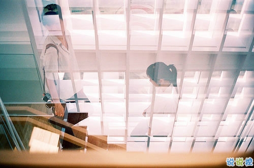 讓人撕心裂肺的唯美說(shuō)說(shuō)配圖 愛(ài)令人窒息的句子大全帶圖片1