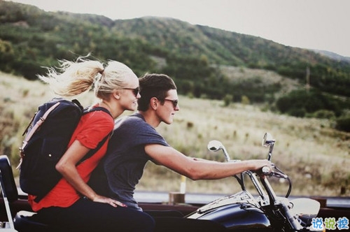 2018公布戀情的說說簡單點(diǎn) 適合女生公布戀情的簡短說說一句話1