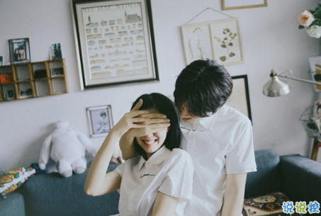 適合睡前給心愛(ài)的女孩發(fā)的情話 男生給女生睡前發(fā)的情話1