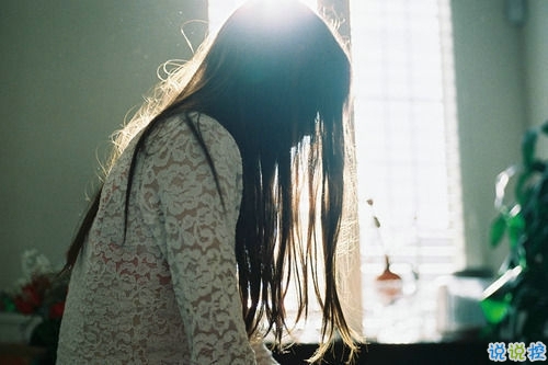 一句話經(jīng)典愛情說說帶圖片 長大后我們都得學(xué)會的愛情哲理15