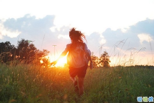 寫(xiě)給即將到來(lái)的八月的很經(jīng)典的哲理說(shuō)說(shuō)帶圖片 七月再見(jiàn)八月你好14