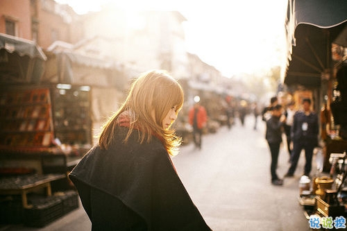 很傷感的非主流經(jīng)典傷感說說 一瞬間淚流滿面的傷感非主流說說2