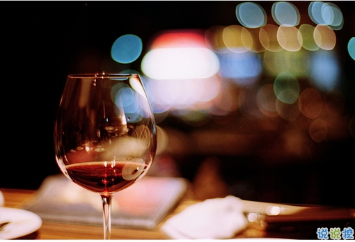 日常愛情說說經(jīng)典有意義帶圖片 我喜歡你來自心臟不是口腔14