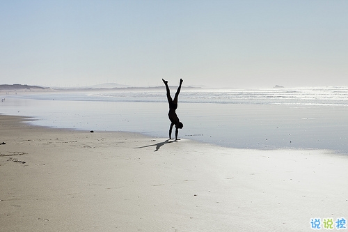 關(guān)于愛情中的失望和難受的說說帶圖片 失望攢夠了我自然會(huì)走11