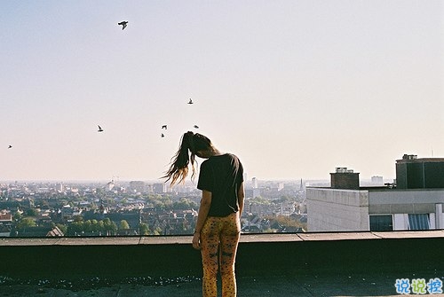 讓人瞬間紅了眼眶的歌詞傷感難過(guò)圖片說(shuō)說(shuō) 人生若如初見(jiàn)8