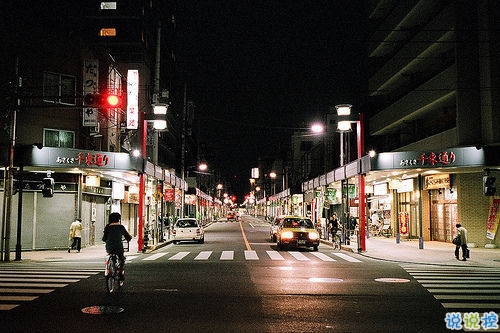 深夜孤獨(dú)的傷感說說帶圖片 莫名就感覺到傷感難過的說說4