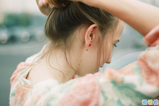 女生傷感心痛到窒息的圖片句子 所有的悲歡都是我一個人的灰燼11