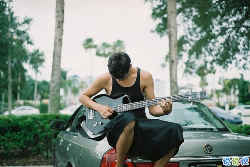 2018點(diǎn)贊最多的說說加圖片：速熱的人也速凍，熱鬧的人易散場7