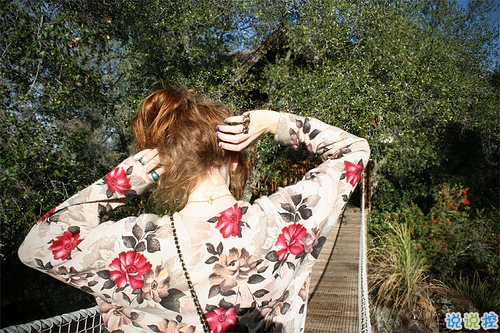 最新難過到心碎的傷感圖片說說 暗戀這場獨(dú)角戲11