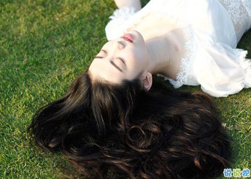 適合戀愛(ài)中的甜蜜發(fā)的說(shuō)說(shuō)帶圖片 我見(jiàn)過(guò)的全部風(fēng)景都抵不上你一句我想見(jiàn)你15