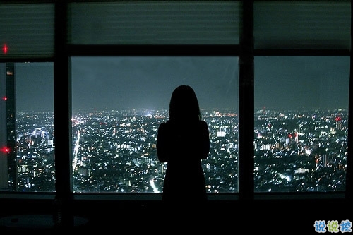 女生傷感說說真情流露帶圖片 短一點(diǎn)的女生說說心碎難過5