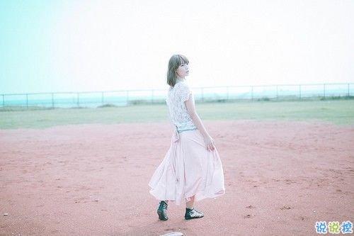 女生愛(ài)情短句說(shuō)說(shuō)簡(jiǎn)單的一句話說(shuō)說(shuō) 關(guān)于戀愛(ài)感情適合女生發(fā)的說(shuō)說(shuō)1