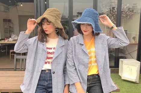 致閨蜜心情圖片說說帶字:感謝在最美的年華遇見你2