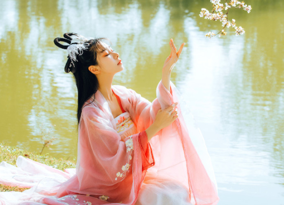 唯美仙氣十足的古風(fēng)詩詞說說帶圖片14