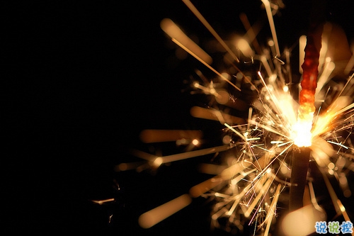 2019抖音經(jīng)典愛情說說帶圖片 長大后逐漸懂得的愛情道理1