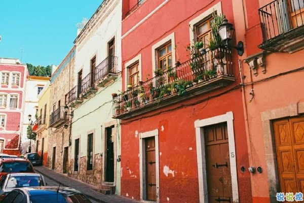 文字控喜歡的簡單唯美的一句話說說帶圖片 煙塵滾滾一路行來我應(yīng)是迷了路了3