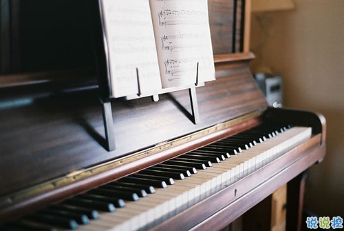 有種淡淡心酸的個(gè)性說(shuō)說(shuō)帶圖片 文字控喜歡的文藝個(gè)性說(shuō)說(shuō)配圖14