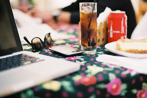 關(guān)于生活的有點傷感但很現(xiàn)實的圖片說說 哭也不會改變什么這個世界從來不會對任何人溫柔4