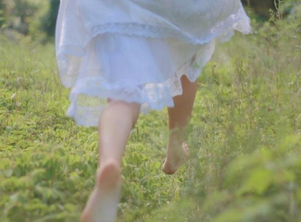 愛情中的甜蜜小句子 喜歡一個(gè)人的文藝小清新說說帶圖片2