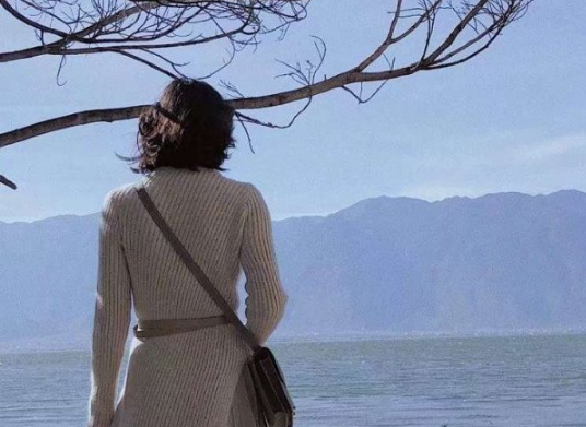 關(guān)于在愛(ài)情中流過(guò)的眼淚的心酸傷感說(shuō)說(shuō)2