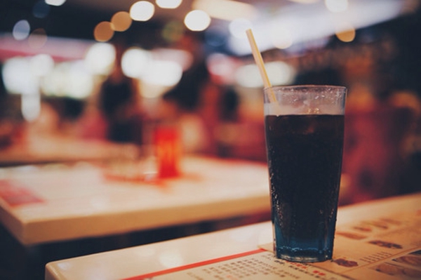 關(guān)于人生的很現(xiàn)實(shí)的哲理說說帶圖片 時(shí)間奪去了我們輕狂的眼神卻給了我們嘴角上揚(yáng)的資本3