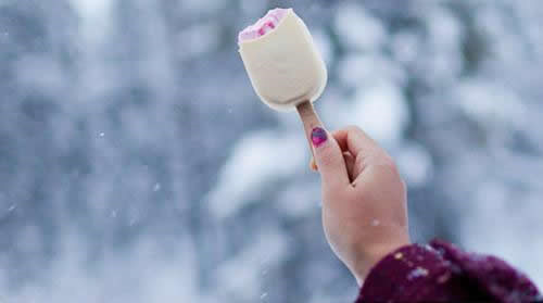 讓人難過傷感愛情說說帶圖片 差一點就抱住他了我再睡一會兒試試2