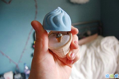 知性女人用的唯美朋友圈說(shuō)說(shuō)圖片 剪一段愛(ài)的時(shí)光永久收藏6