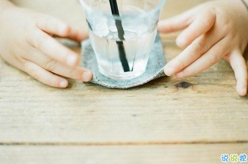 文字控偏愛(ài)的愛(ài)情說(shuō)說(shuō)配圖 很經(jīng)典的有哲理精辟愛(ài)情說(shuō)說(shuō)6