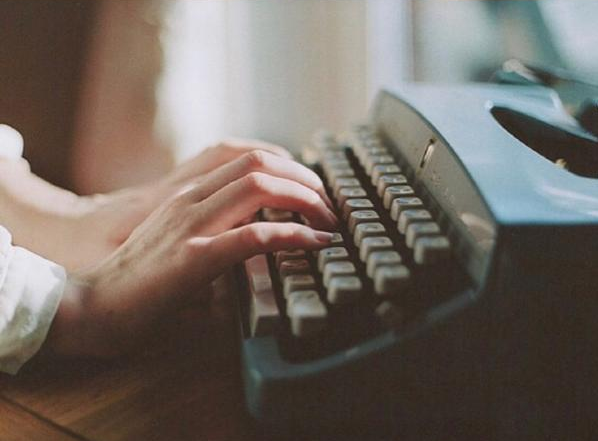 愛情中的甜蜜小句子 喜歡一個(gè)人的文藝小清新說說帶圖片9