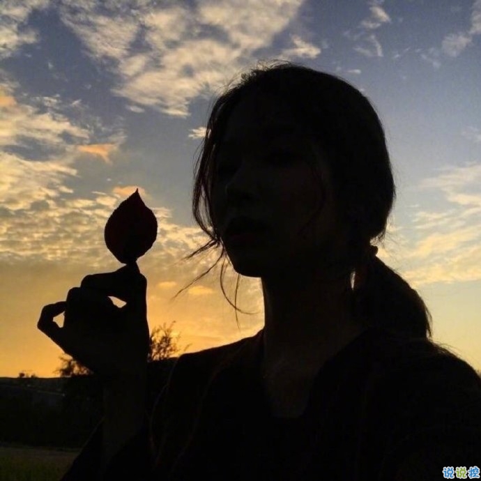 文字控說說短句圖片精選：還是很想跑很遠(yuǎn)的路，去看一個(gè)很愛的人4