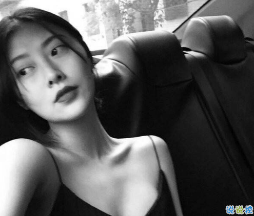 傷感說說配圖黑白心情短語 再大大咧咧的人也會(huì)覺得難過13