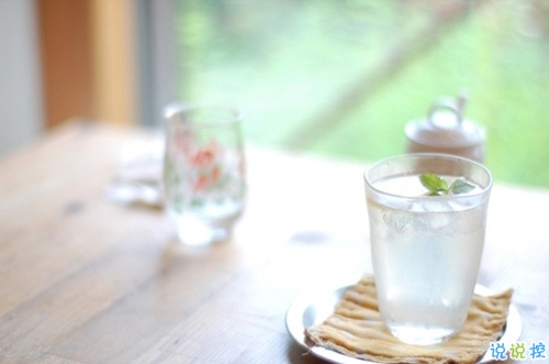 心碎到不敢流淚的傷感說(shuō)說(shuō)帶圖片 特別難過(guò)想哭的傷感說(shuō)說(shuō)201813