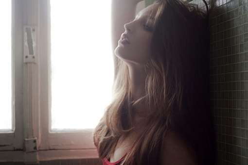 美到讓人窒息的超唯美說(shuō)說(shuō)帶圖片 我總是躲在夢(mèng)與季節(jié)的深處7