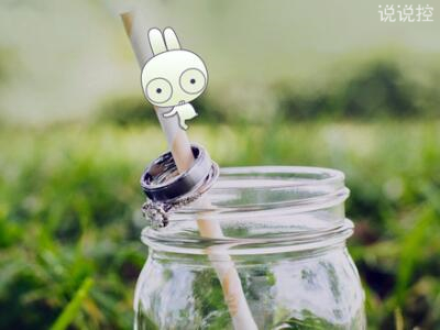 QQ搞笑說說大全：生活不只有眼前的茍且，還有數(shù)不清的作業(yè)