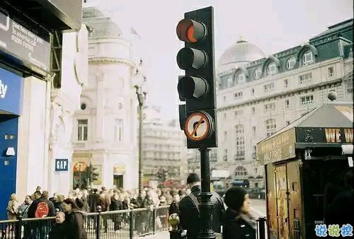 時(shí)間和愛情哪個(gè)更彌久的愛情說說 時(shí)間可能讓我們忘了愛情的說說2