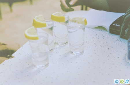 吸引人的愛(ài)情經(jīng)典說(shuō)說(shuō)發(fā)朋友圈 愛(ài)情真理說(shuō)說(shuō)心情句子1