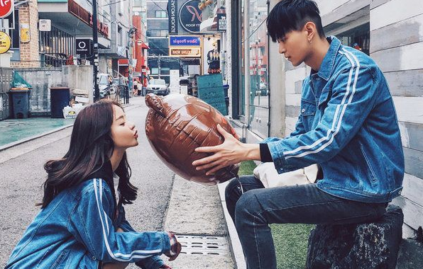 適合戀愛中的小情侶發(fā)的甜蜜情侶說說1