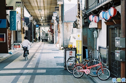 寫給傻傻的自己的心情說說 深夜里感到孤獨思考人生的心情說說1