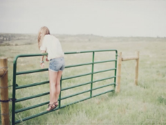 愛(ài)過(guò)的人都會(huì)懂的傷感說(shuō)說(shuō) 愛(ài)情讓人感到疲憊難過(guò)的說(shuō)說(shuō)