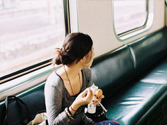 關于異地戀在異地談戀愛的愛情說說 異地戀是什么樣的感受