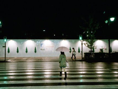 一個人深夜里脆弱的心情說說 很難過但是還是要咬牙堅持下去的心情說說