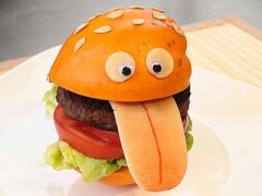 惡搞說說大全：一和你聊天你就嗯嗯哦哦的，搞得好像我在上你