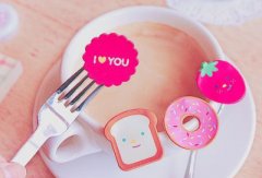 長(zhǎng)一點(diǎn)的說說帶圖片：你就像指縫的陽(yáng)光，溫暖美好卻永遠(yuǎn)無法抓住