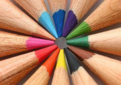 QQ空間帶圖的說說：有些疤痕之所以總會疼，那是因為你總?cè)ヅ? data-a942=